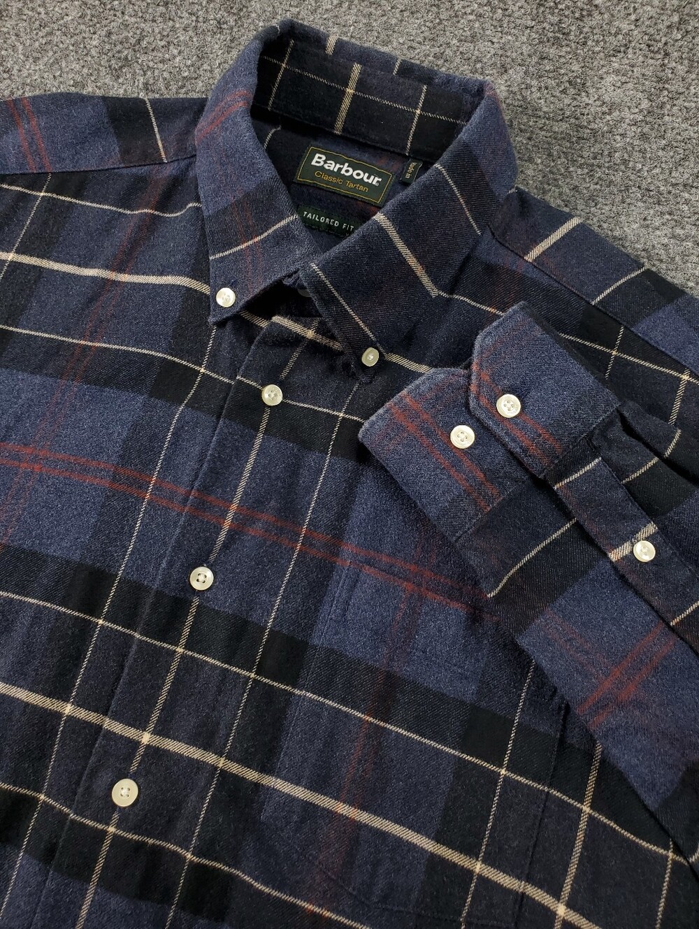 Barbour Lustleigh Shirt Medium Classic Tartan Plaid Tailored Fit Button Down